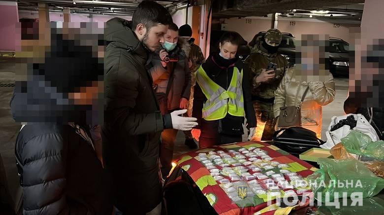 Поліція Києва перекрила канал постачання та збуту кокаїну з-за кордону до столиці