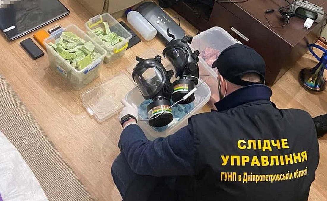 На Дніпропетровщині поліція припинила діяльність нарколабораторії з щомісячним оборотом у мільйон гривень