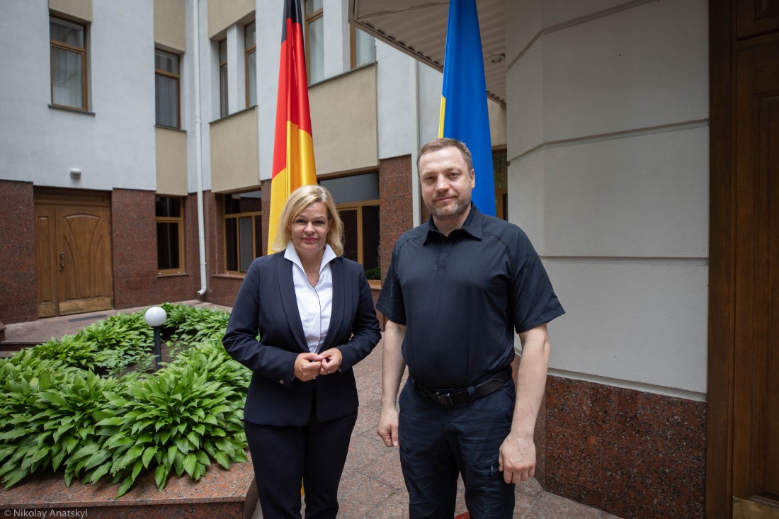 Німеччина посилить допомогу Україні в питаннях розмінування та розслідування воєнних злочинів