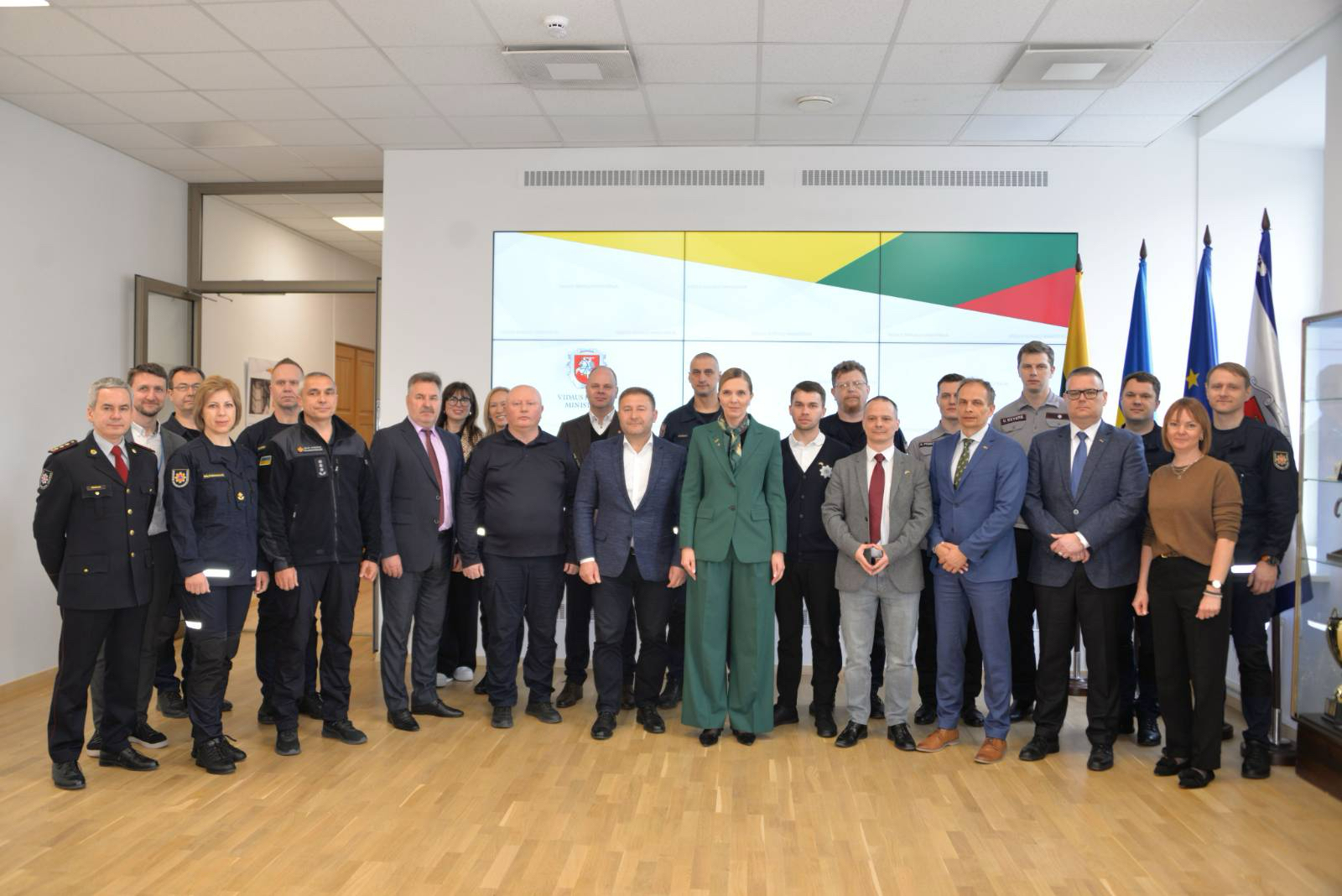 Обмін досвідом у сфері цивільного захисту: українські ДСНСники прибули з візитом до Литви