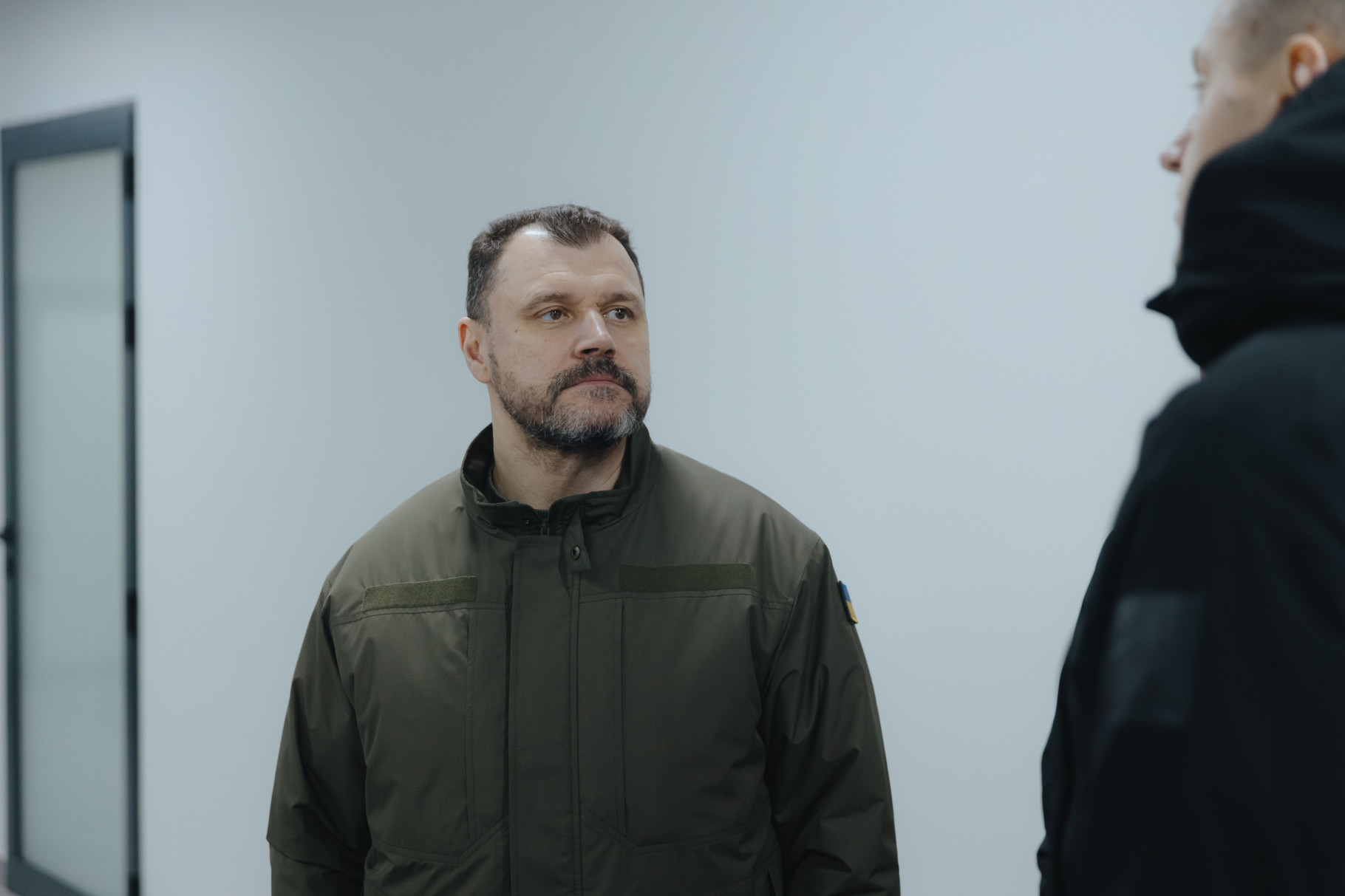 Під час перебування на Харківщині Ігор Клименко відвідав один із нещодавно відкритих сервісних центрів МВС, який працює в укритті